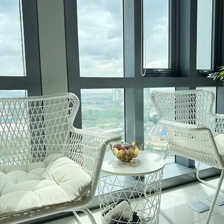 Eastwood Global Plaza Luxury 1Bed Room With 2 Toilets And Laundry Room