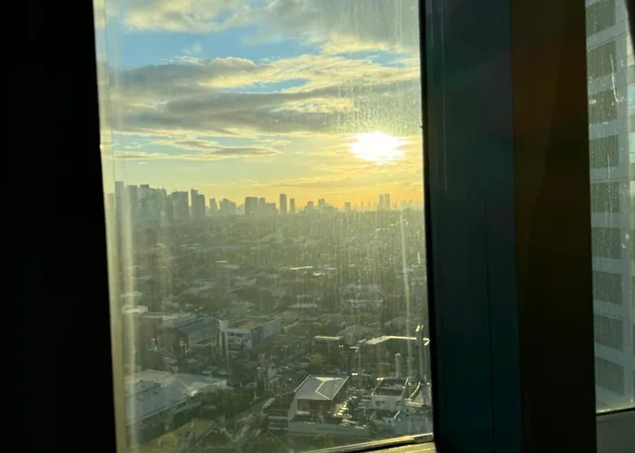 Apartment Eastwood Global Plaza Luxury 1bed With 2 Toilets And Laundry Manila