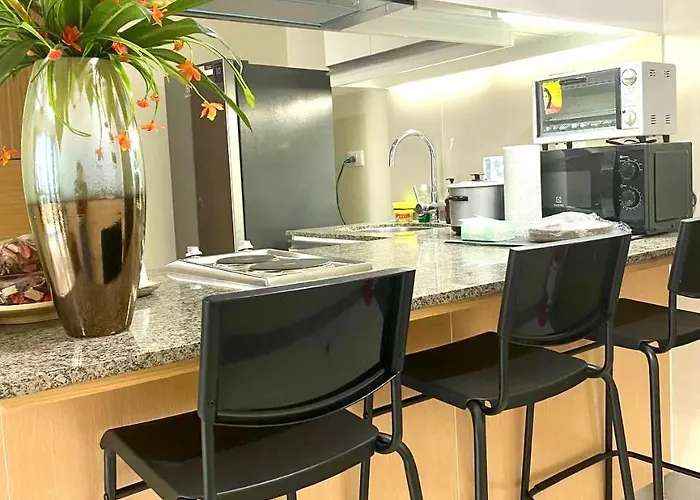 Eastwood Global Plaza Luxury 1bed With 2 Toilets And Laundry Apartment *
